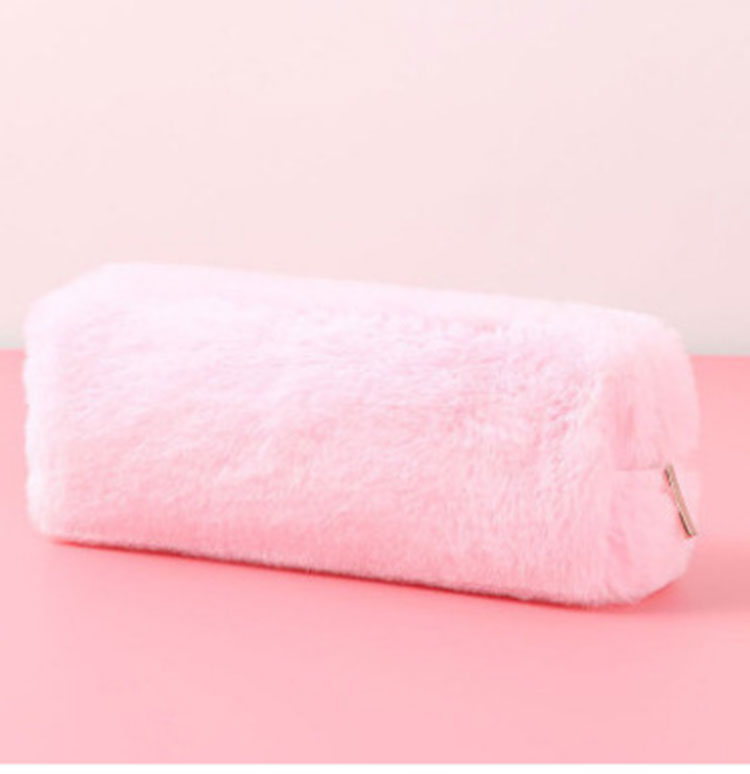 Sunt Zipper Pen Sacculi melius quam Open Top Peniculus Causae